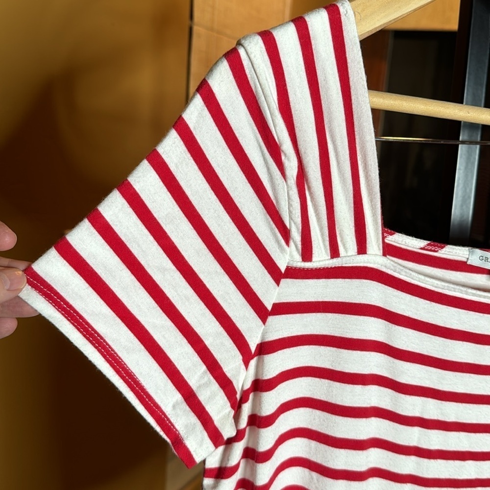 Green Envelope Red White Stripe Top Size Large - Picture 2 of 4